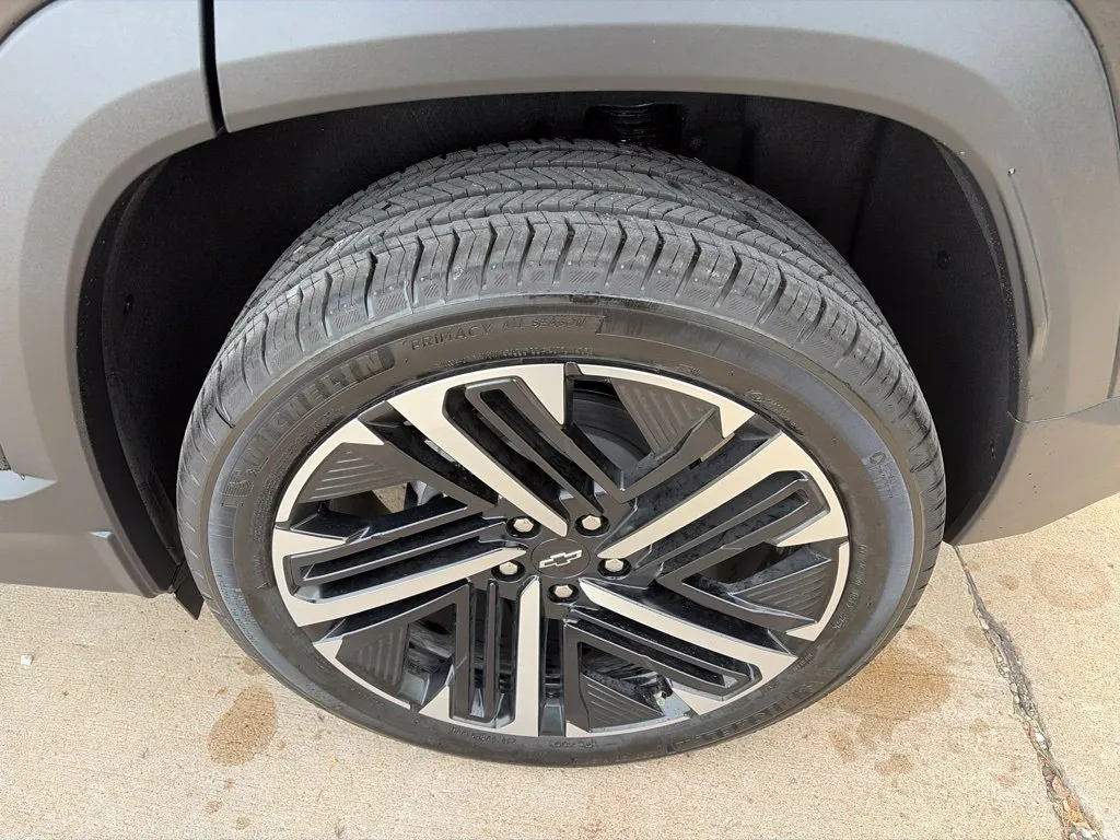 2027 Chevrolet Equinox RS - Photo 35