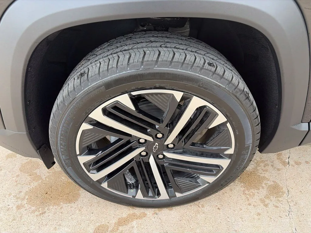 2027 Chevrolet Equinox RS - Photo 32