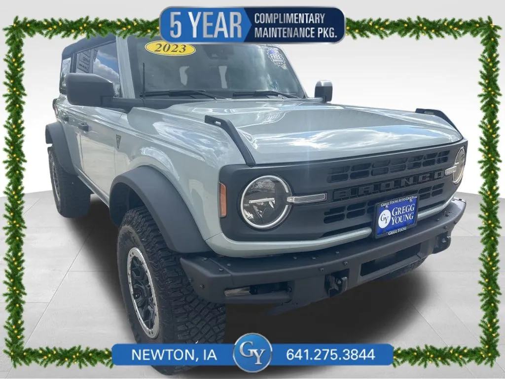 2023 Ford Bronco 4-Door Base's photo
