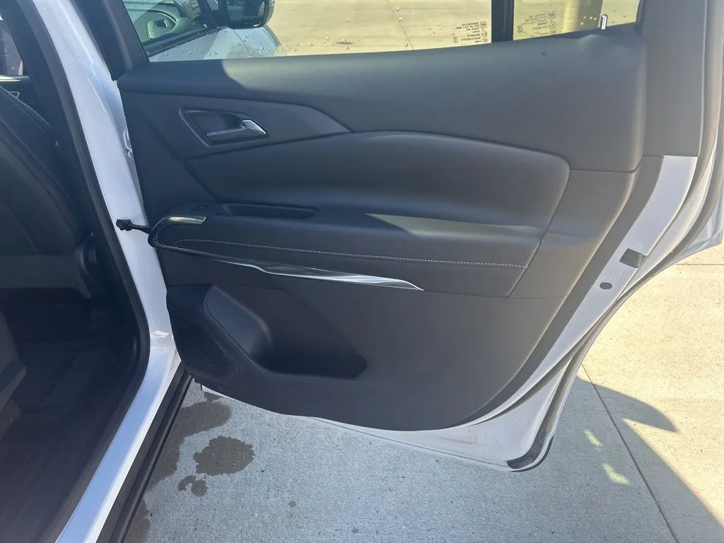 2026 Chevrolet Traverse LT - Photo 25