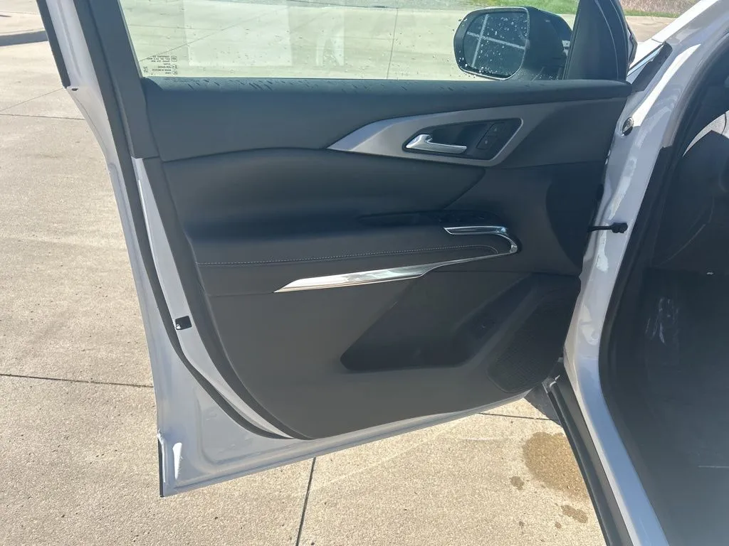 2026 Chevrolet Traverse LT - Photo 17
