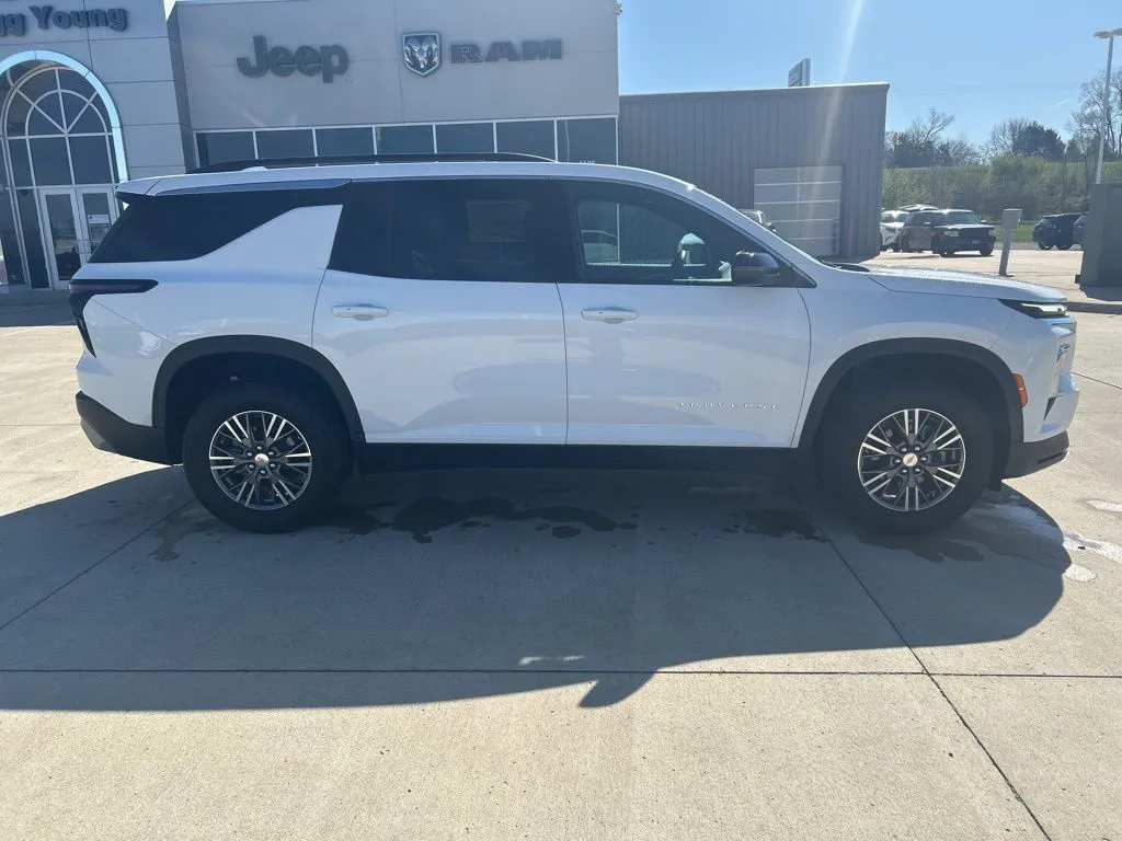 2026 Chevrolet Traverse LT - Photo 8