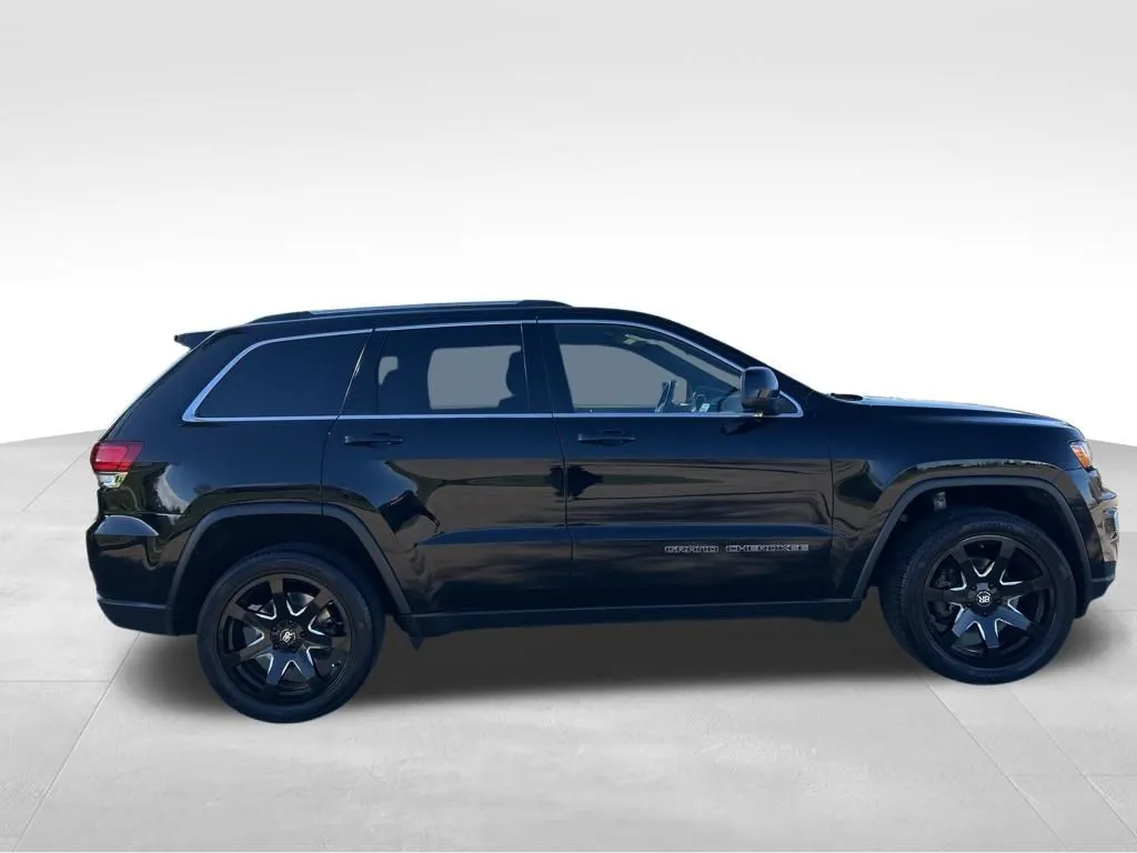 2020 Jeep Grand Cherokee Laredo E photo 3