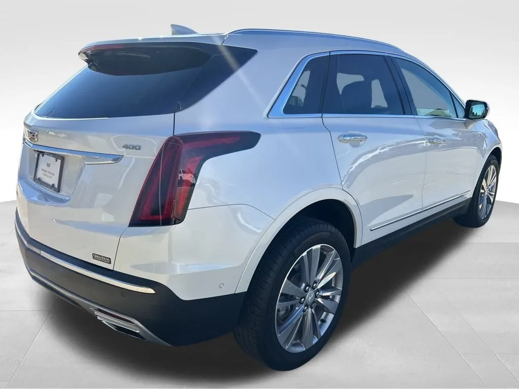 2024 Cadillac XT5 Premium Luxury photo 3