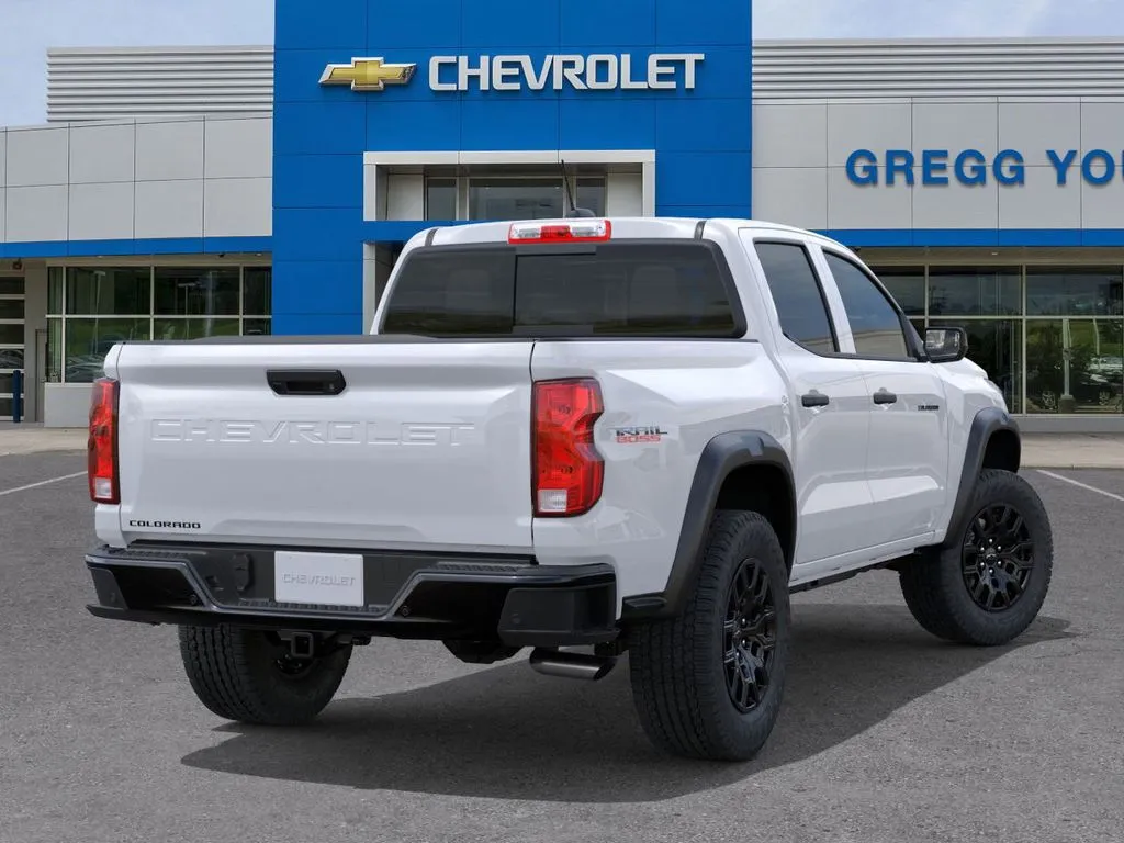2026 Chevrolet Colorado Trail Boss photo 2