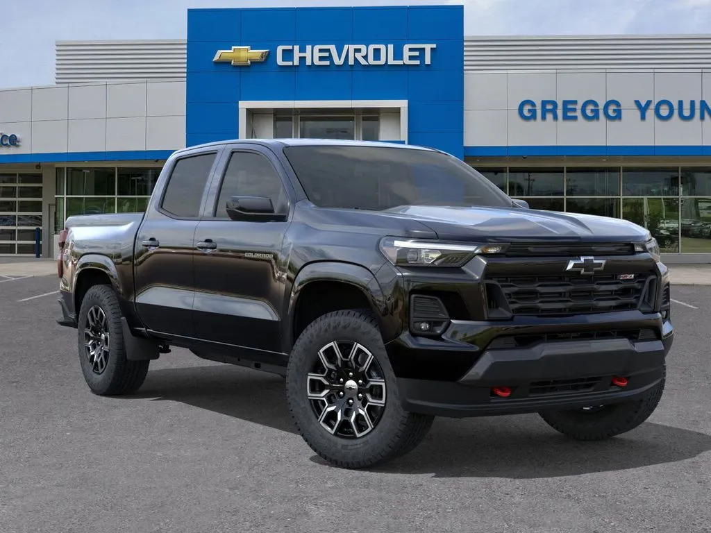 2026 Chevrolet Colorado Z71 photo 2