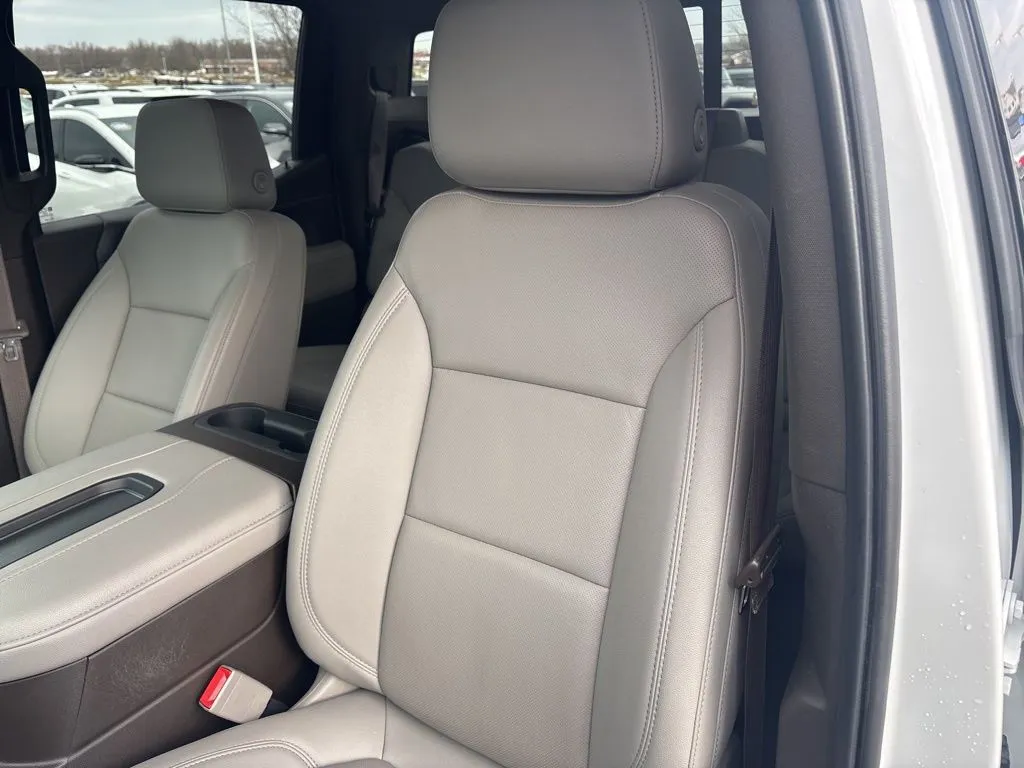 2021 Chevrolet Silverado 1500 LTZ photo 4