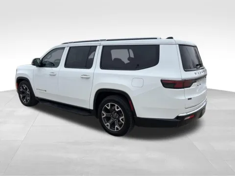 More photos of 2024 Jeep Wagoneer L Series III at Gregg Young Chevrolet of Norwalk, IA