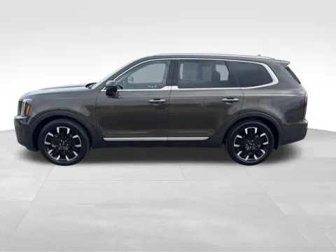 Photos of 2023 Kia Telluride SX-Prestige for sale in Norwalk, IA at Gregg Young Chevrolet of Norwalk