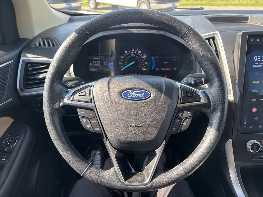 2024 Ford Edge SEL - Photo 19