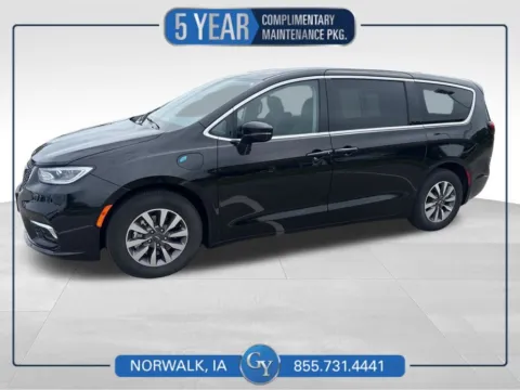 Black 2024 Chrysler Pacifica Hybrid Select for sale in Norwalk, IA