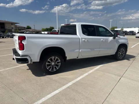 More photos of 2021 Chevrolet Silverado 1500 RST at Gregg Young Chevrolet of Norwalk, IA