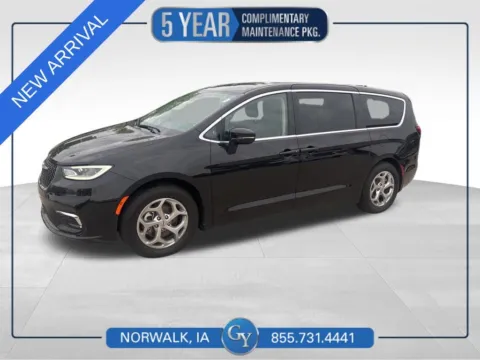 Black 2024 Chrysler Pacifica Limited for sale in Norwalk, IA