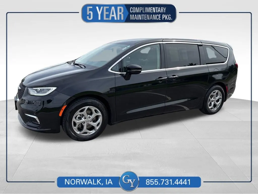 2024 Chrysler Pacifica Limited's photo