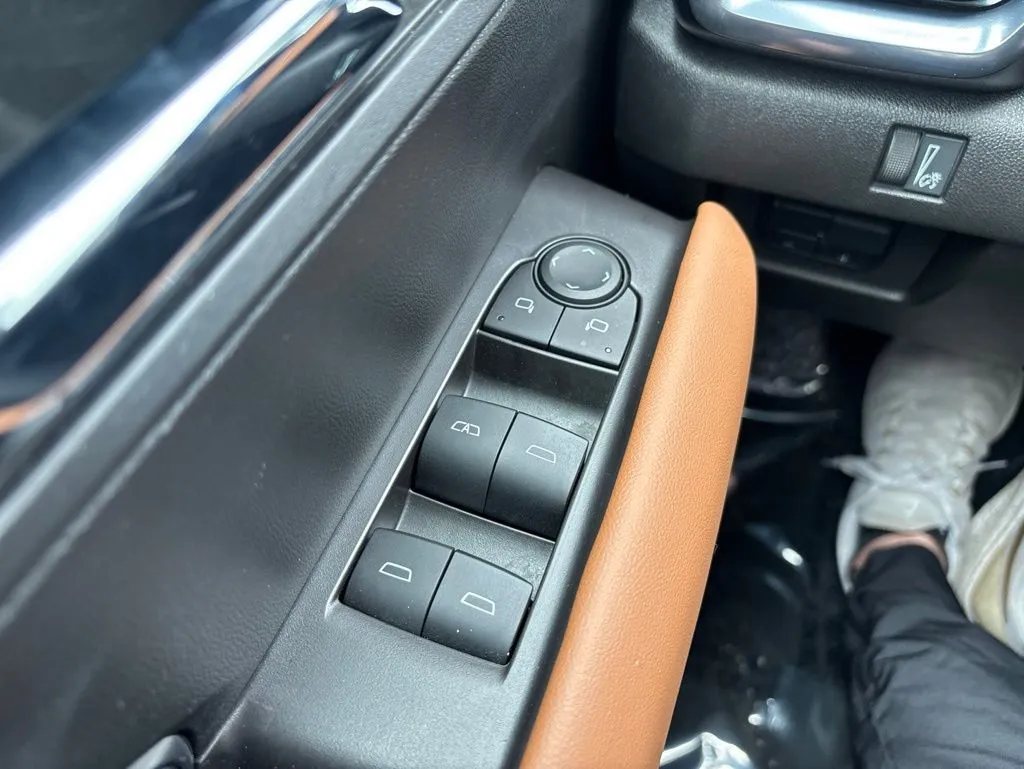 2024 GMC Canyon AT4 - Photo 17