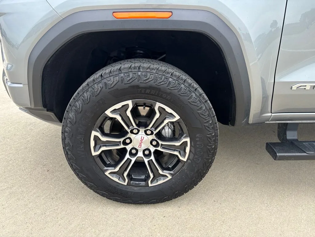 2024 GMC Canyon AT4 - Photo 11