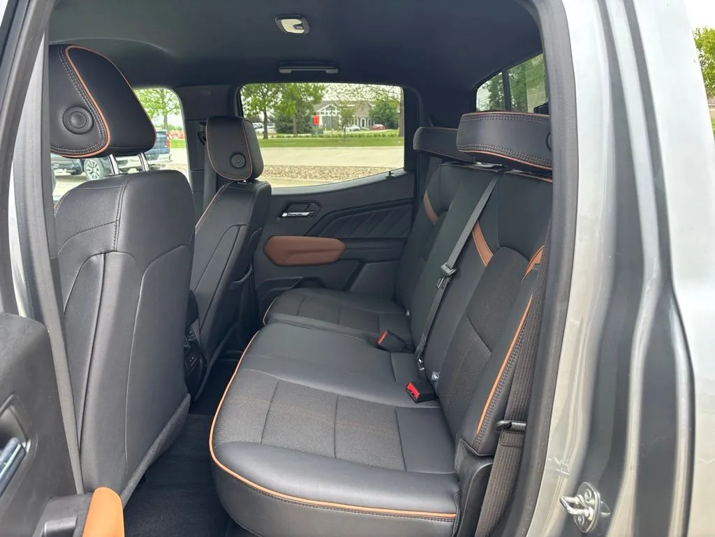 2024 GMC Canyon AT4 - Photo 32
