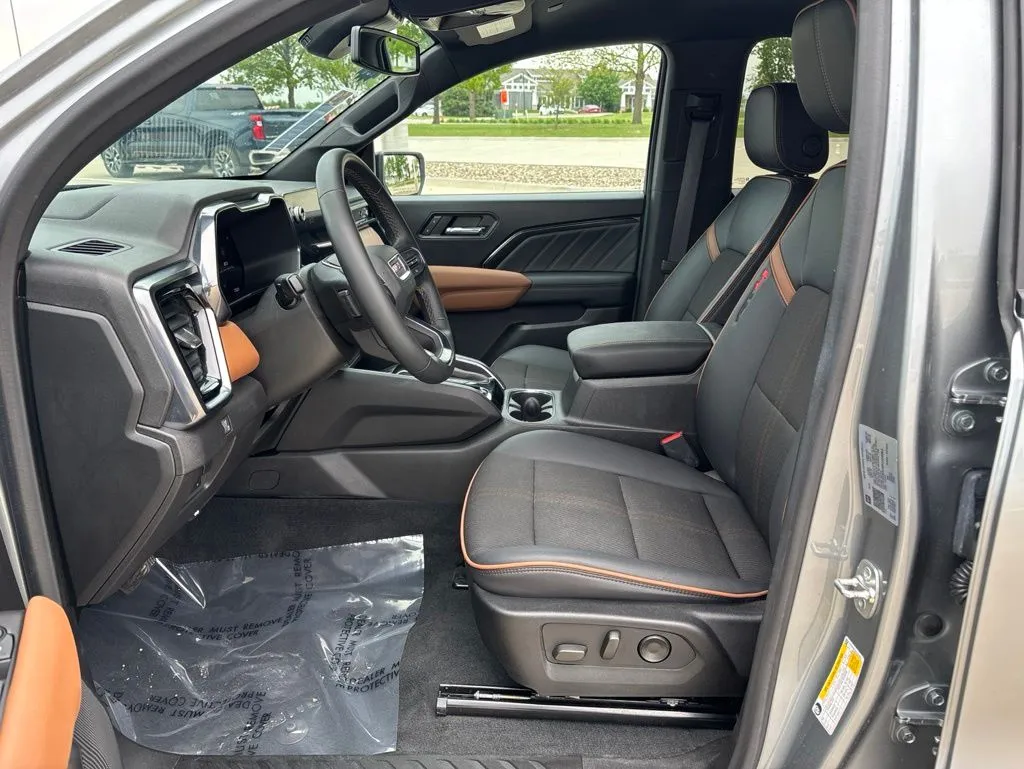 2024 GMC Canyon AT4 - Photo 14