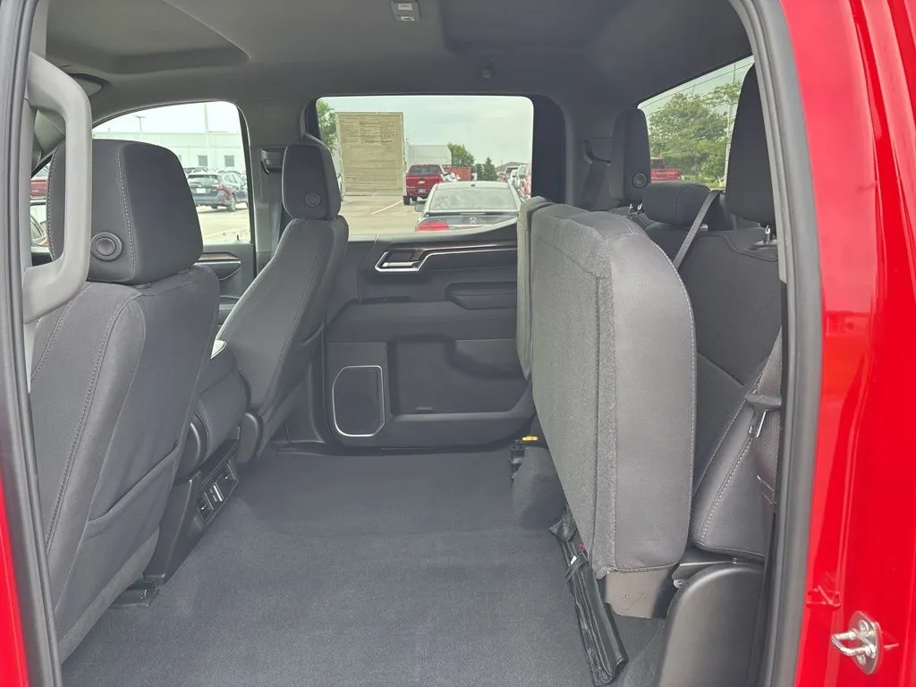 2024 Chevrolet Silverado 1500 LT - Photo 33