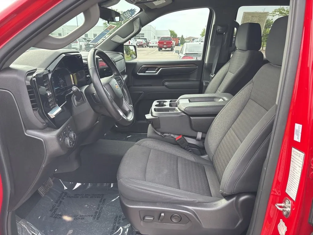 2024 Chevrolet Silverado 1500 LT - Photo 14
