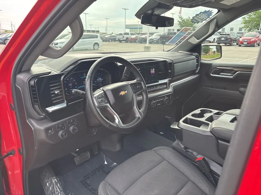2024 Chevrolet Silverado 1500 LT - Photo 16