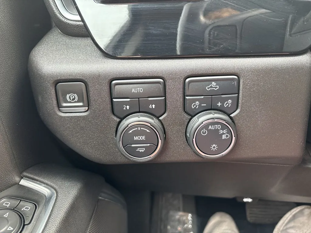 2024 Chevrolet Silverado 1500 LT - Photo 18