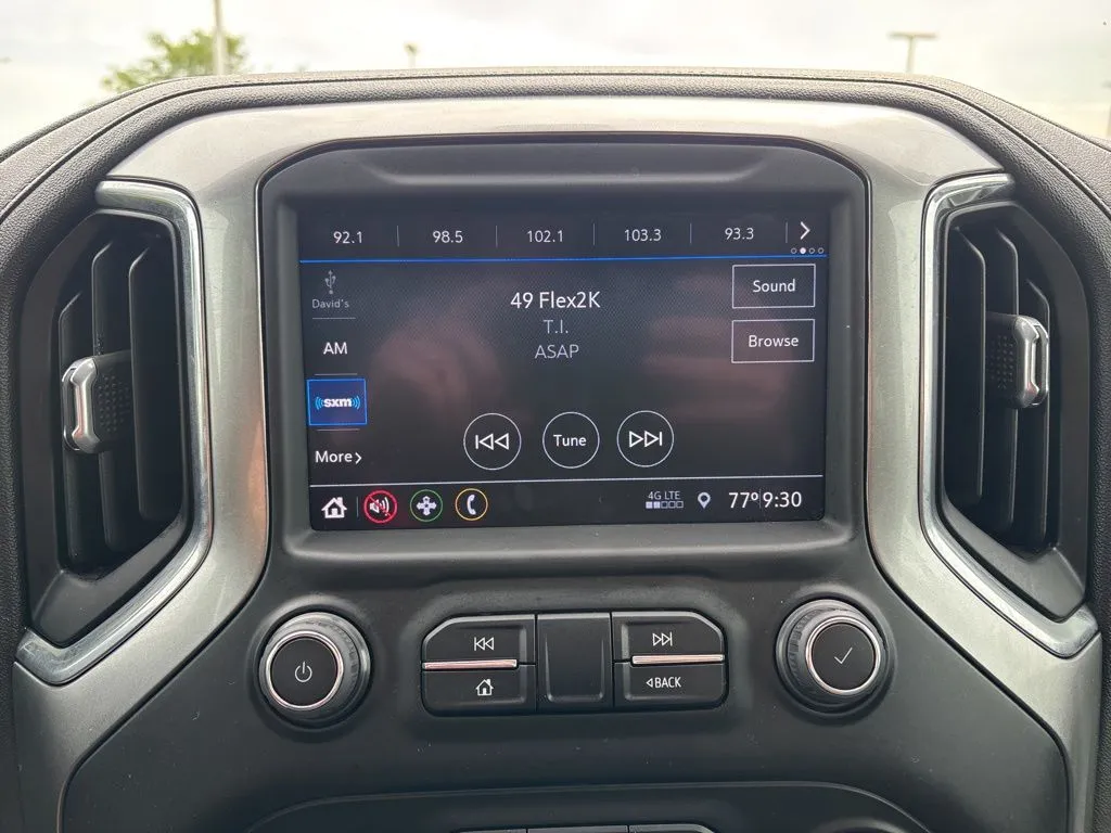 2022 Chevrolet Silverado 1500 LT - Photo 27