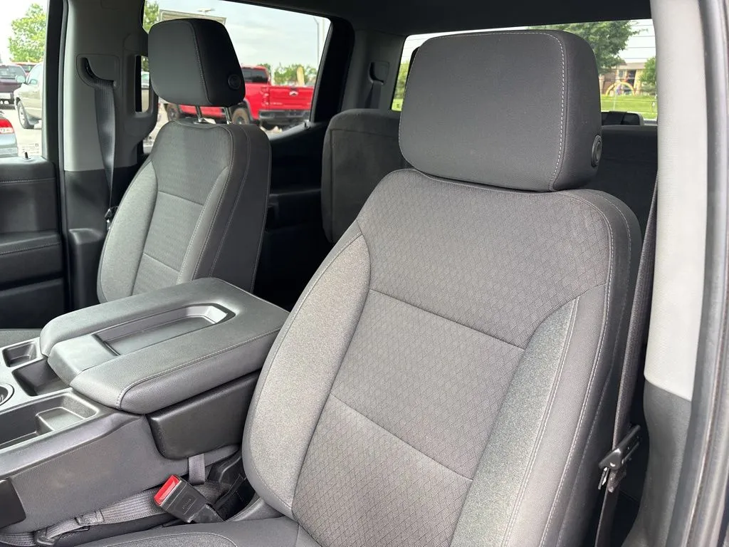 2022 Chevrolet Silverado 1500 LT - Photo 13