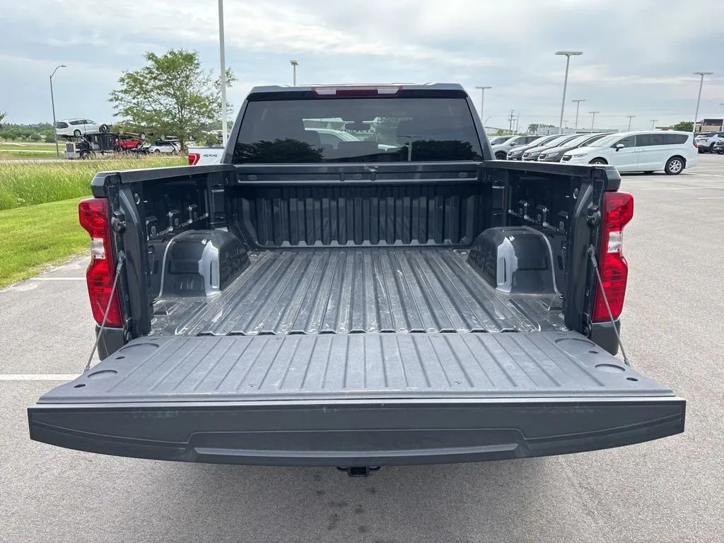 2022 Chevrolet Silverado 1500 LT - Photo 12