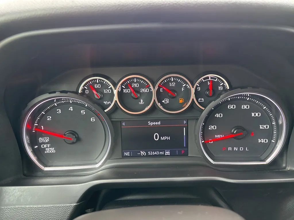 2022 Chevrolet Silverado 1500 LT - Photo 24