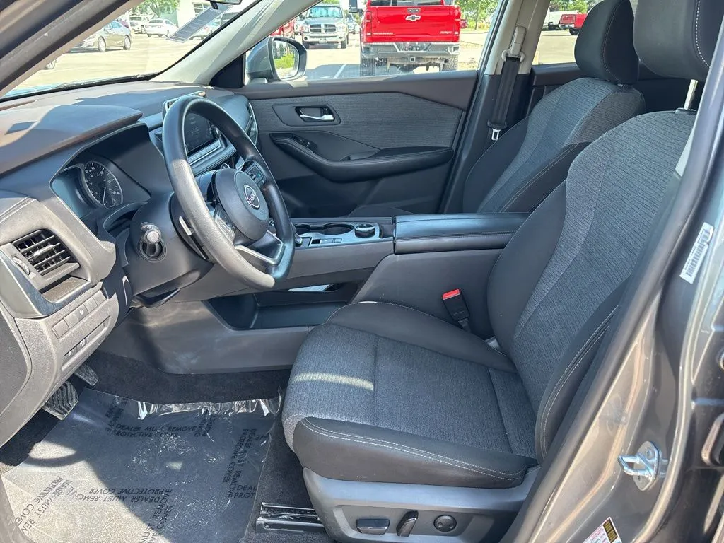 2023 Nissan Rogue SV - Photo 14