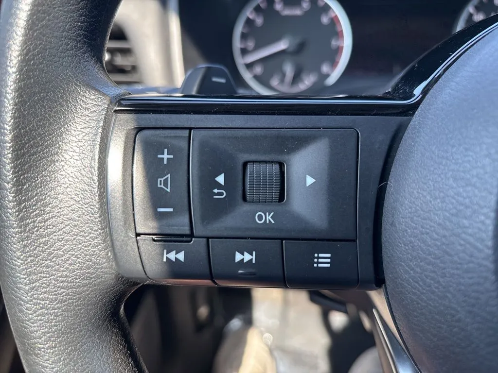 2023 Nissan Rogue SV - Photo 19