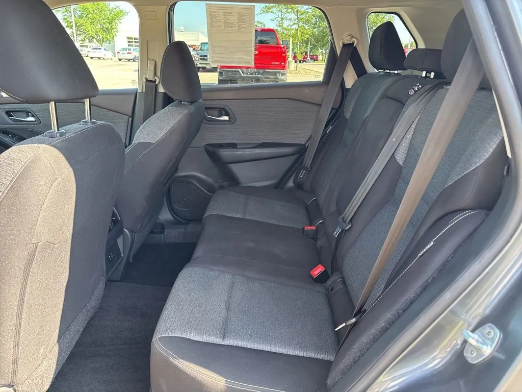 2023 Nissan Rogue SV - Photo 35