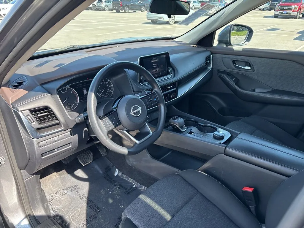 2023 Nissan Rogue SV - Photo 16