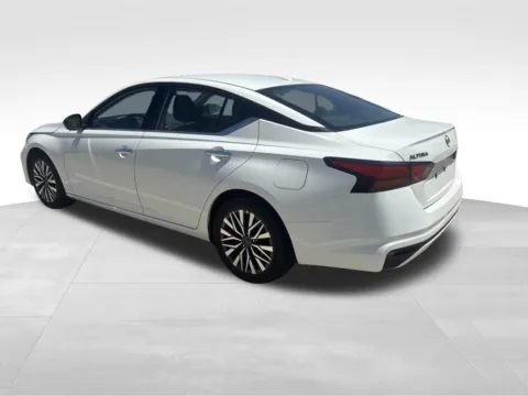 Another view of 2025 Nissan Altima 2.5 SV for sale in Norwalk, IA at Gregg Young Chevrolet of Norwalk