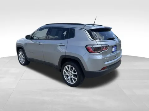 More photos of 2023 Jeep Compass Latitude Lux at Gregg Young Chevrolet of Norwalk, IA