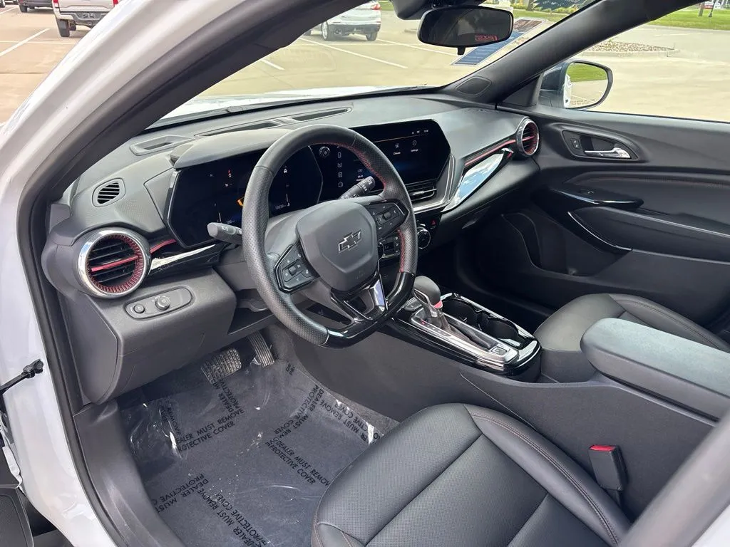 2025 Chevrolet Trax RS - Photo 16