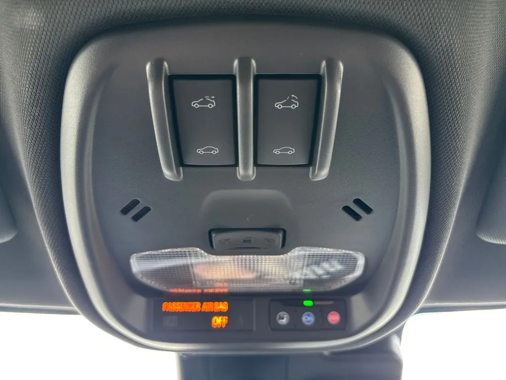 2025 Chevrolet Trax RS - Photo 25