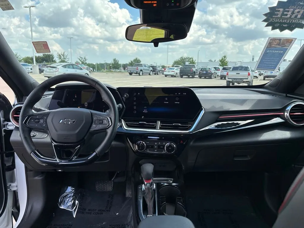 2025 Chevrolet Trax RS - Photo 36