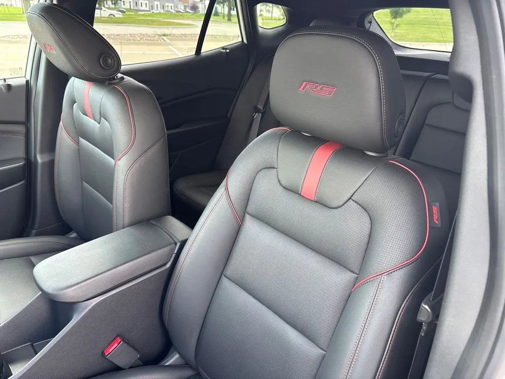 2025 Chevrolet Trax RS - Photo 13