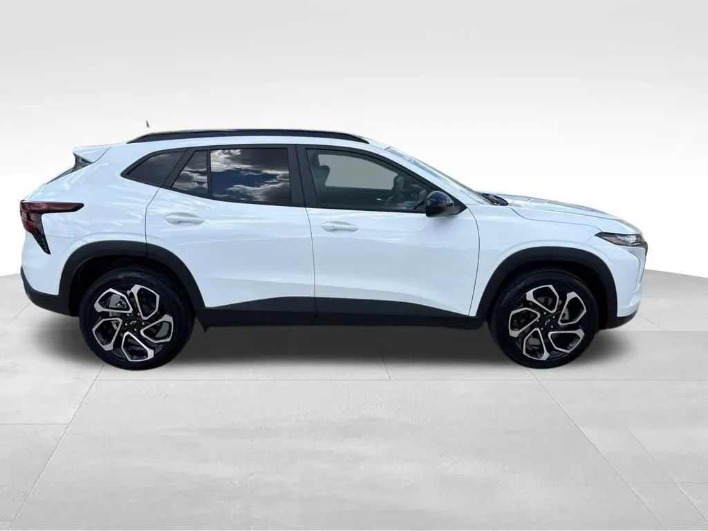 2025 Chevrolet Trax RS - Photo 8