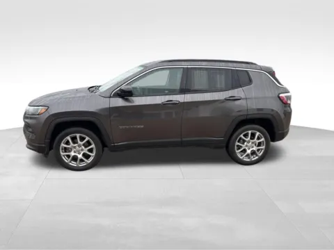 Another view of 2022 Jeep Compass Latitude Lux for sale in Norwalk, IA at Gregg Young Chevrolet of Norwalk