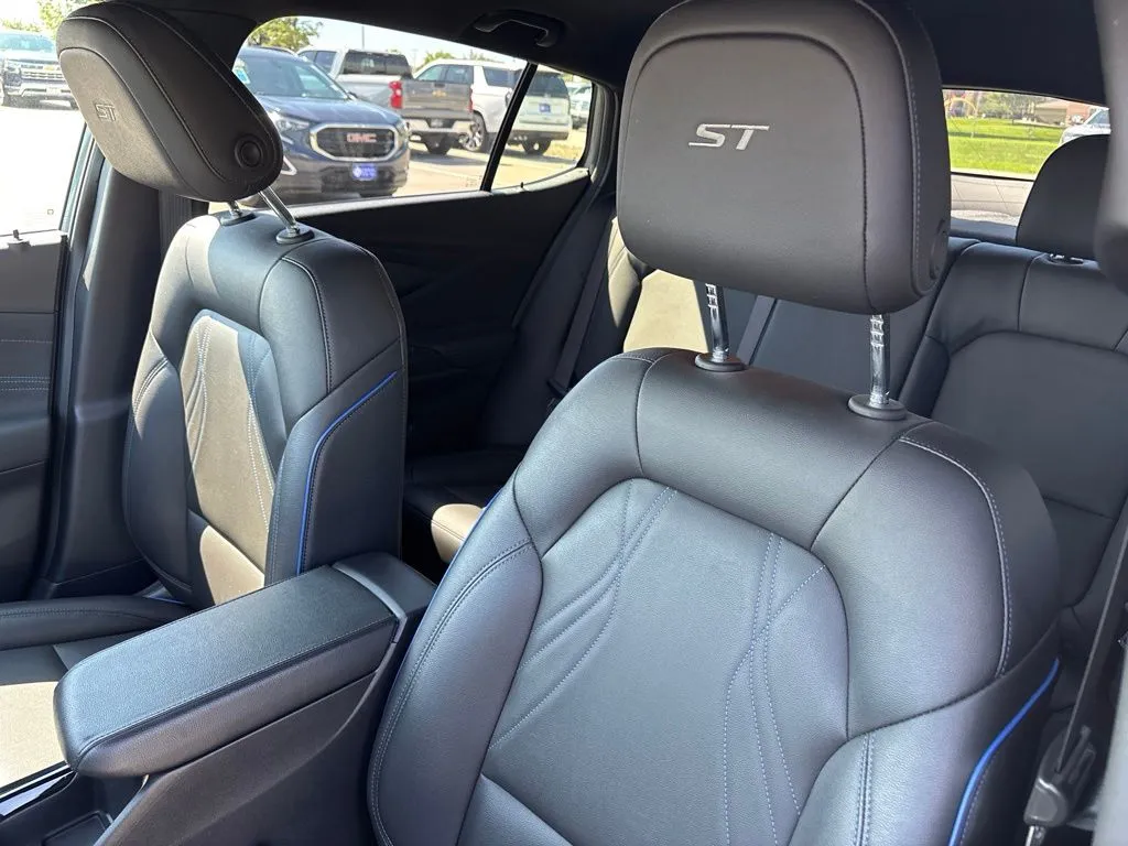 2025 Buick Envista Sport Touring - Photo 14