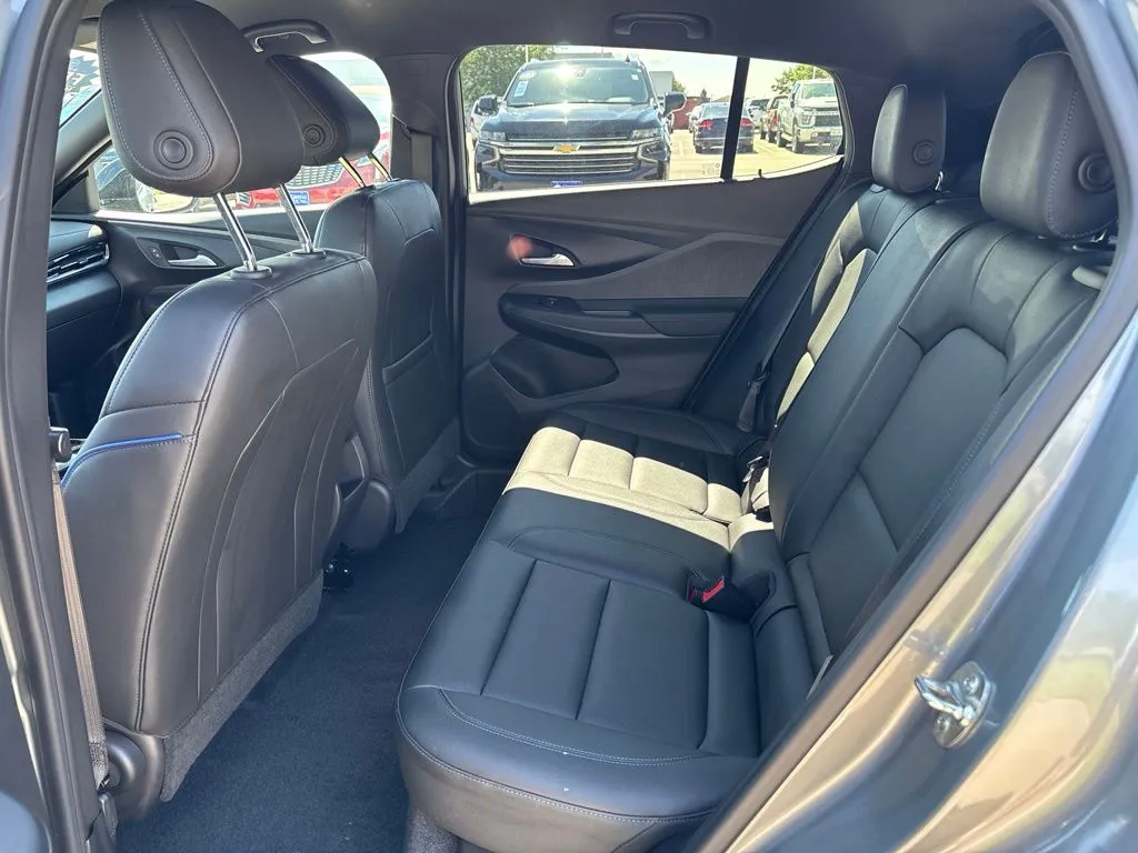 2025 Buick Envista Sport Touring - Photo 35