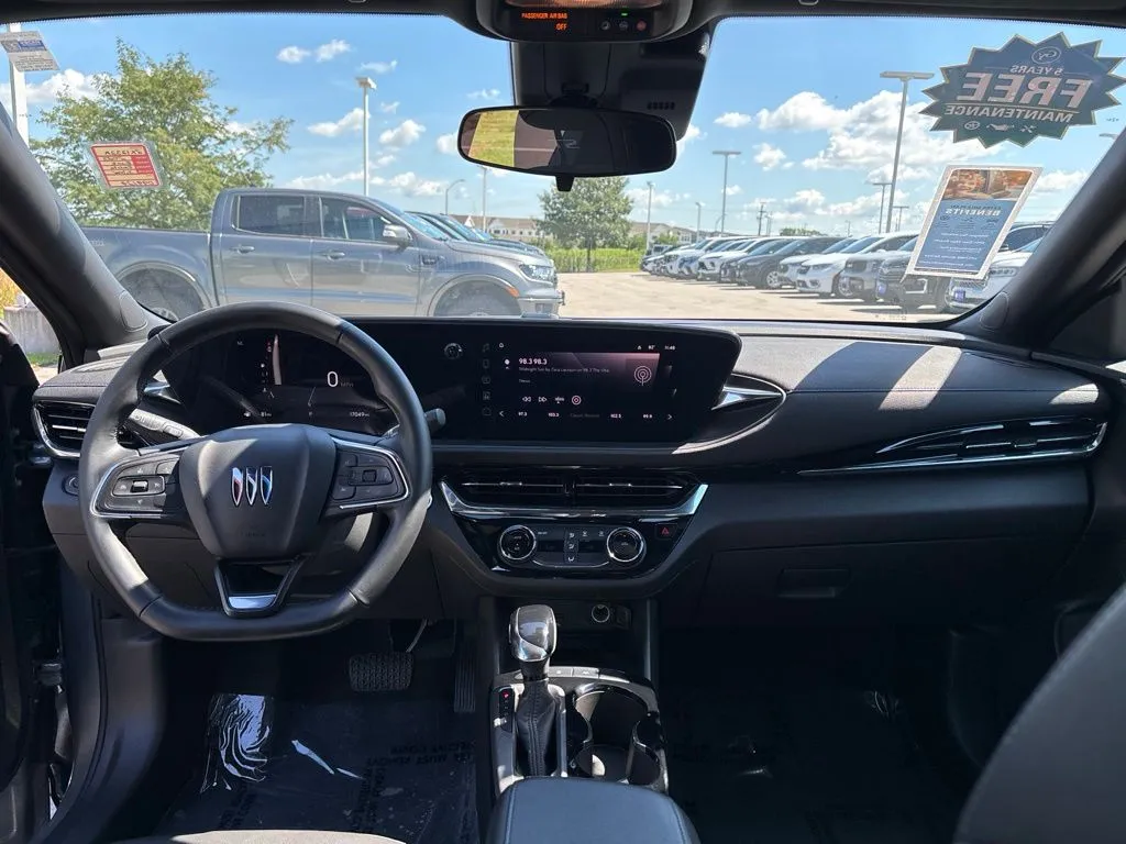 2025 Buick Envista Sport Touring - Photo 37