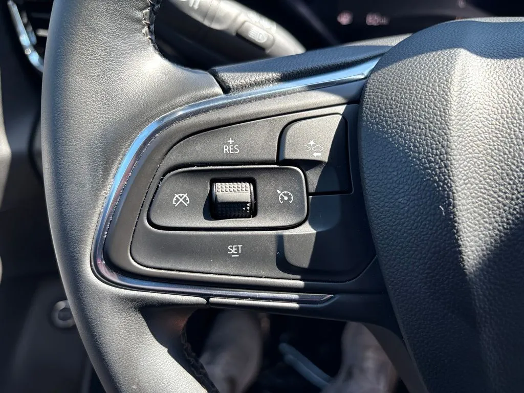 2025 Buick Envista Sport Touring - Photo 19