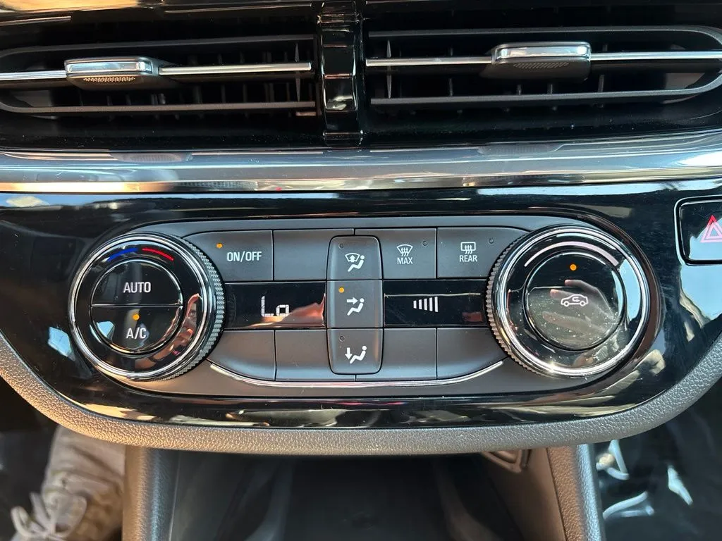 2025 Buick Envista Sport Touring - Photo 29