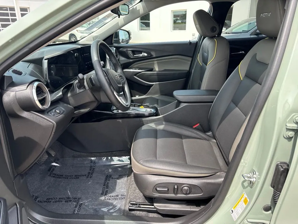 2025 Chevrolet Trax Activ - Photo 14