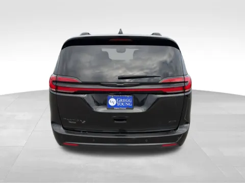 More photos of 2023 Chrysler Pacifica Touring L at Gregg Young Chevrolet of Norwalk, IA