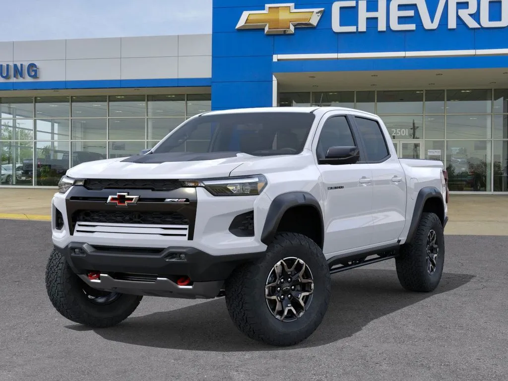 2026 Chevrolet Colorado ZR2 photo 3